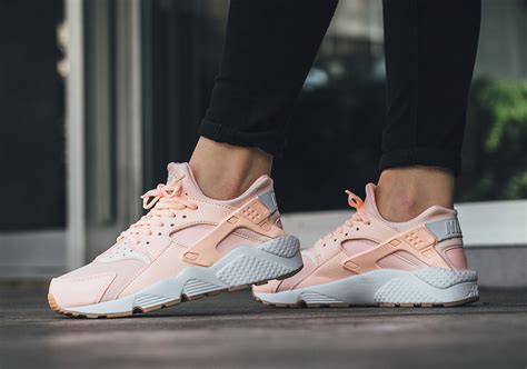 women's nike huarache trainers